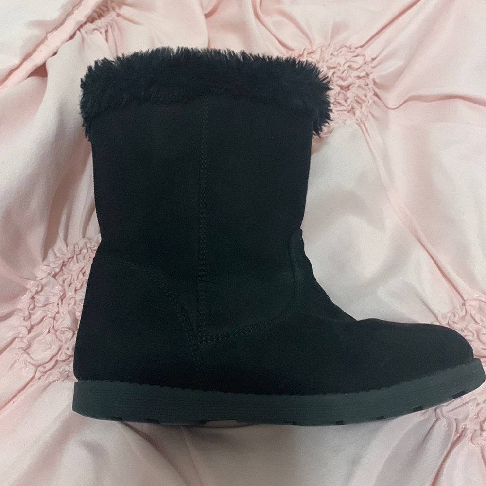 Black boots